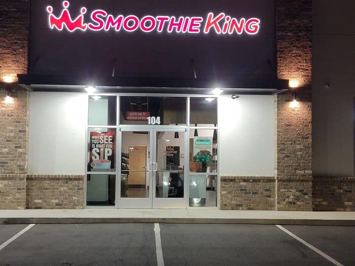 Smoothie, healthy snack franchise opens